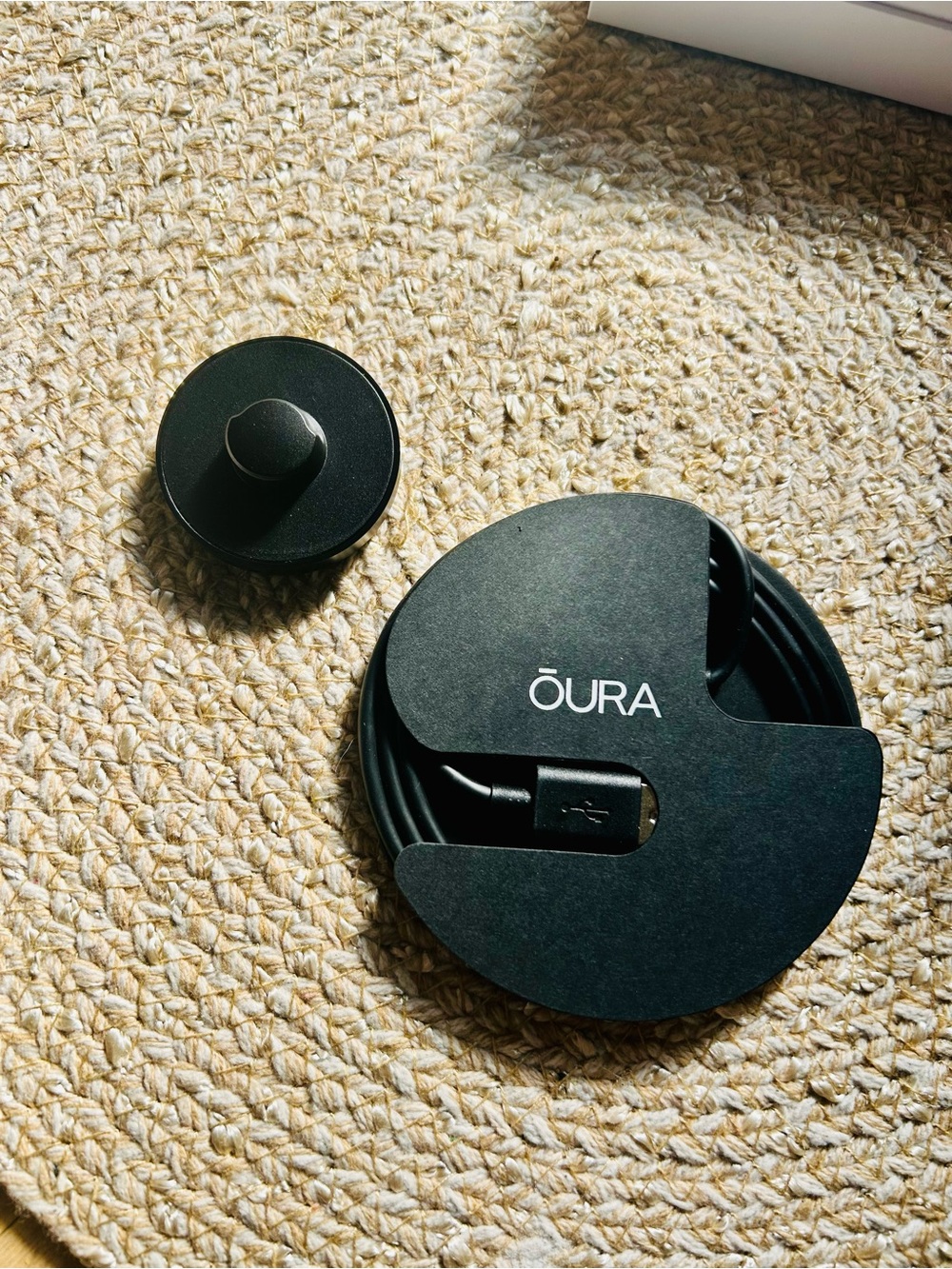 NIB Oura 3 Black Magnetic Charger - Size 8